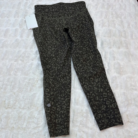 NWT Lululemon Base Pace HR Crop 23” - Picture 10 of 13